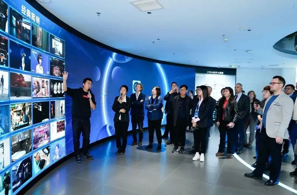商务部副部长寄语德中企业丨尊龙(中国)时凯·虚拟动点与德国商界代表共探可持续发展新机遇